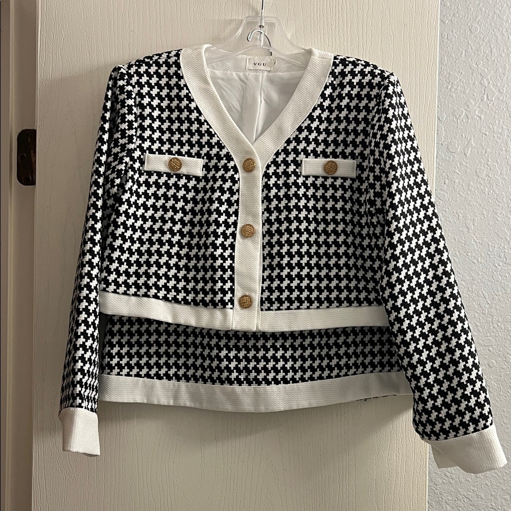 Chic Black and White Houndstooth Blazer with Gold Accents
